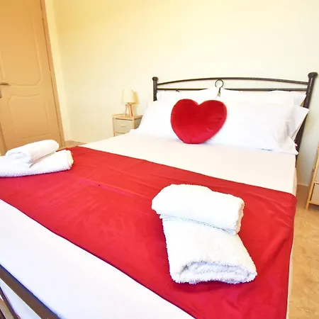 Apartament Nikolas House Mesongí