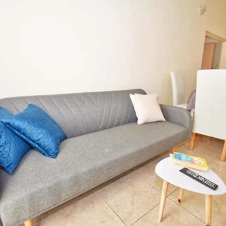 Nikolas House Apartament Mesongí