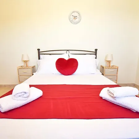 Nikolas House 아파트