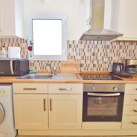 Nikolas House 아파트 메손기